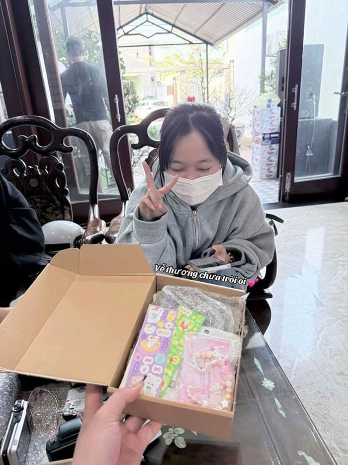 khách hàng đến test máy tại danangdigicam