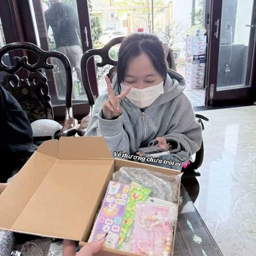 khách hàng đến test máy tại danangdigicam